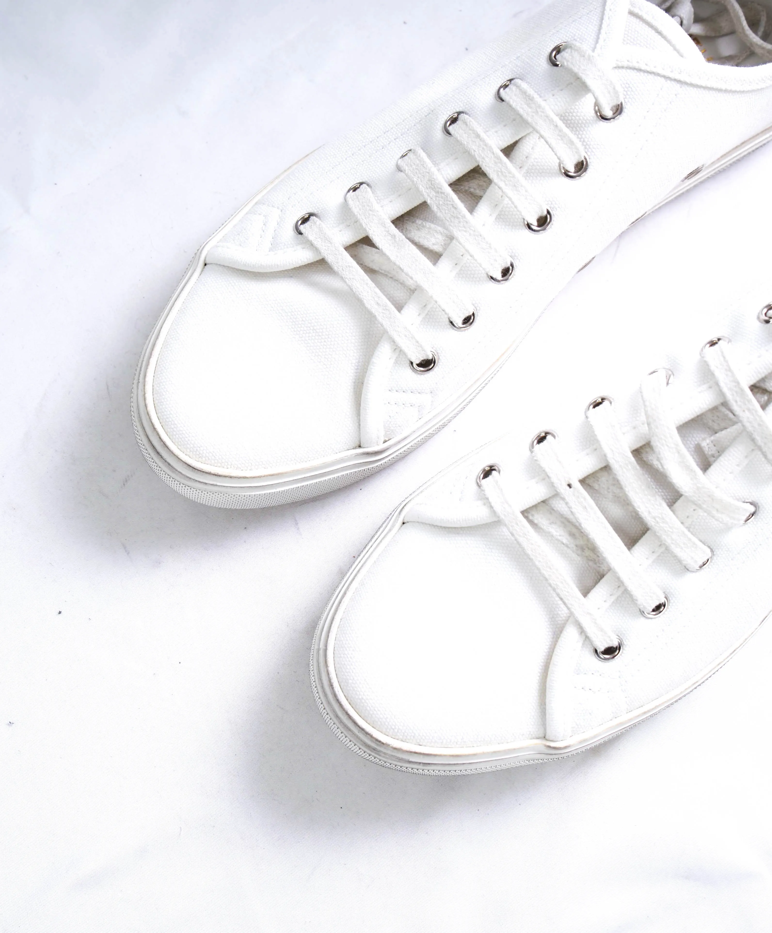 $750 SAINT LAURENT - *MALIBU* Sneakers White - 9 (42EU)