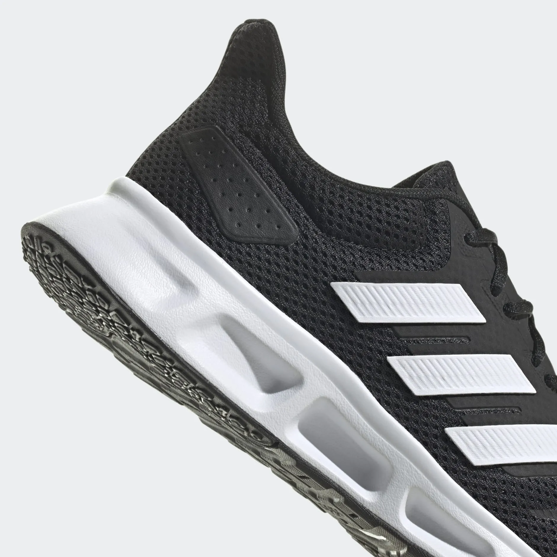 adidas Showtheway 2.0 Trainers