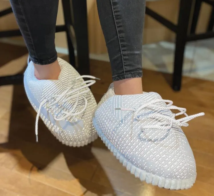 Comfy Plush Sneaker Slippers – Trendy and Ultra-Soft Comfort