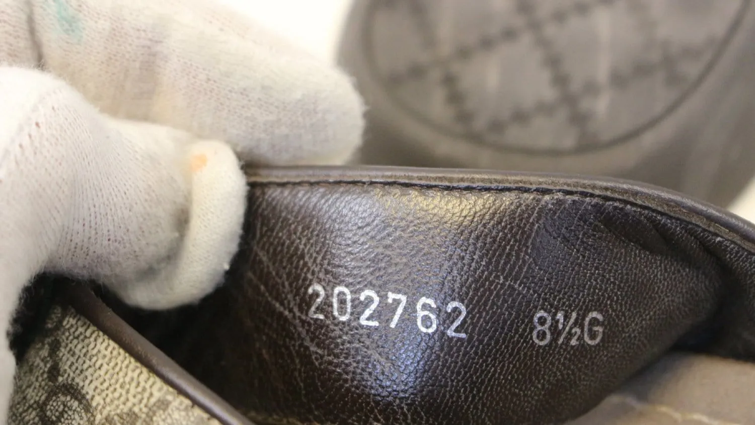 Gucci Men's GG Supreme Canvas Flip Flops Sandals Size 8 1/2G
