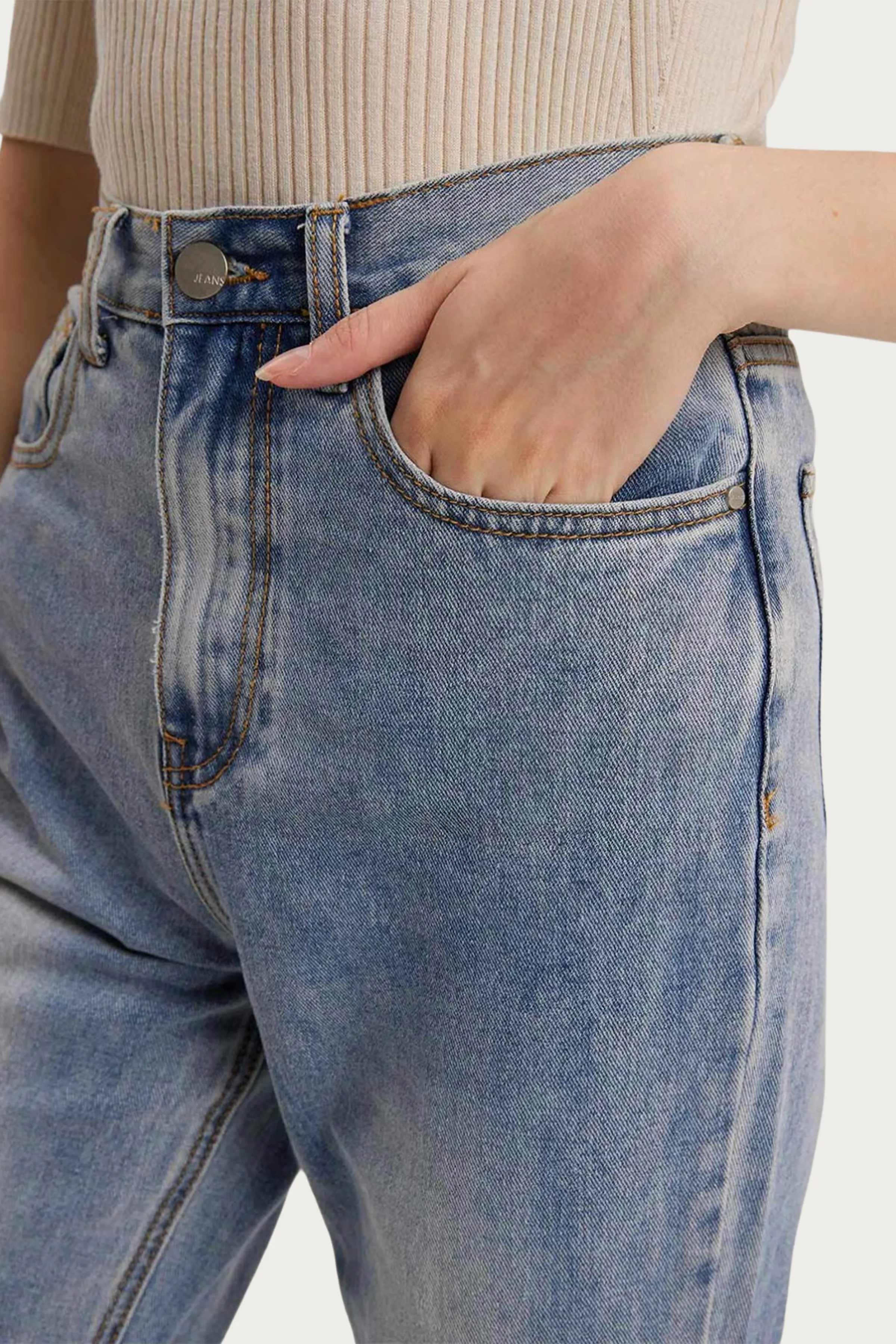HIGH-RISE SPLIT HEM JEANS