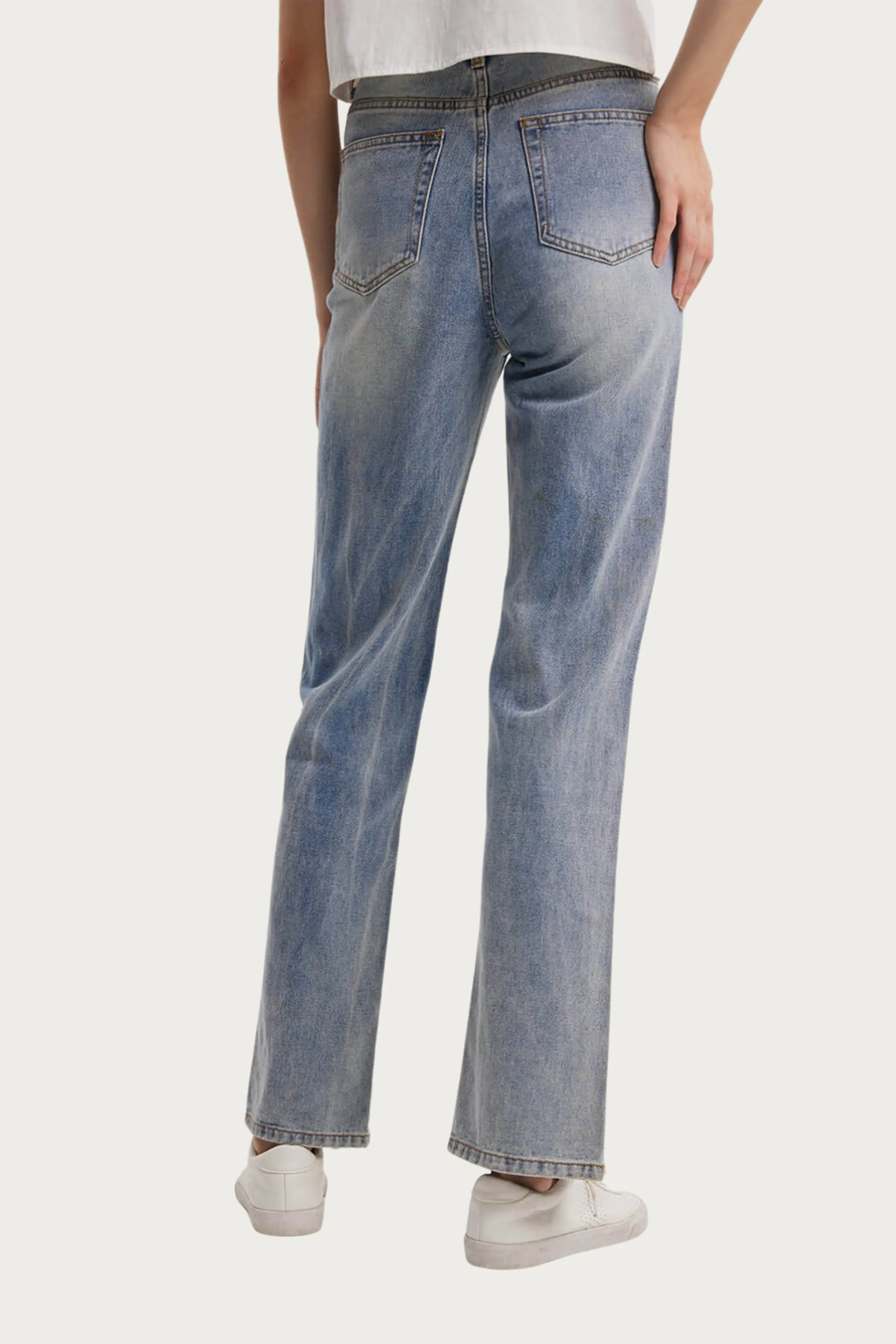 HIGH-RISE SPLIT HEM JEANS