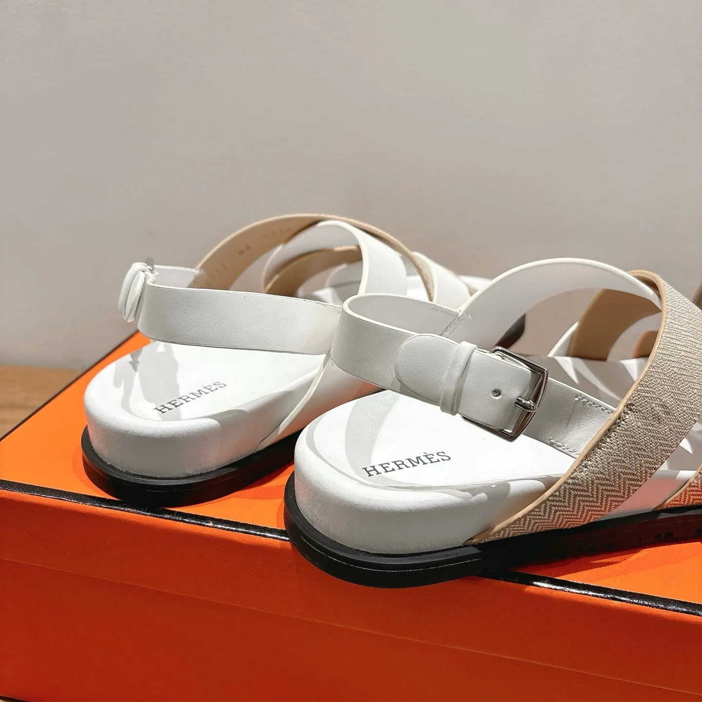 HM 25 Heracles Sandal White Calfskin Nude Canvas