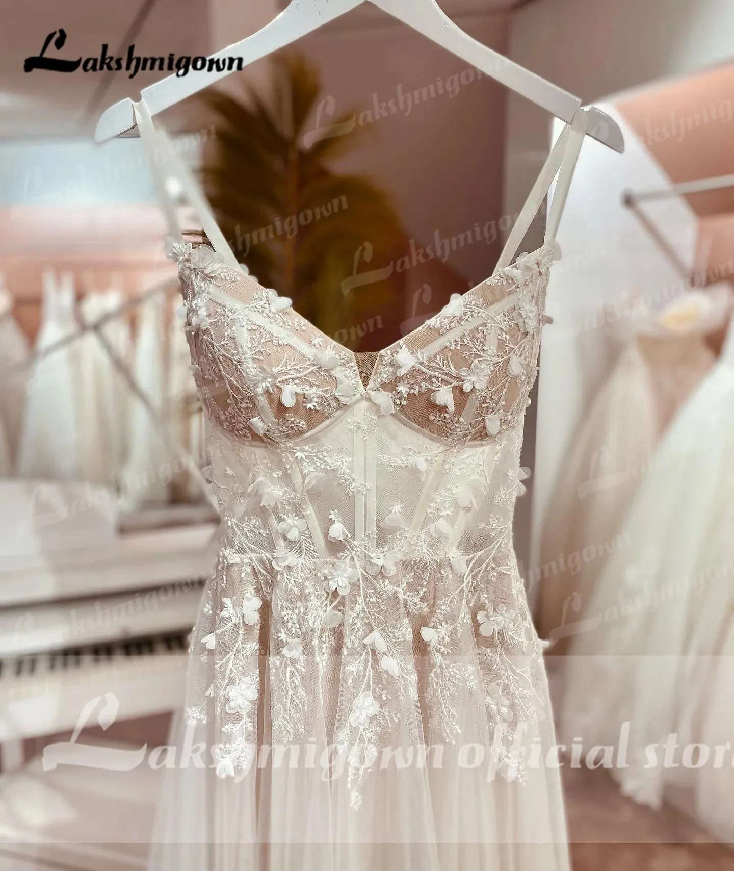 Lakshmigown Boho Wedding Dress Lace Applqiues Floral Beading Backless Spaghetti Straps Bridal Gowns estido de noiva praiano