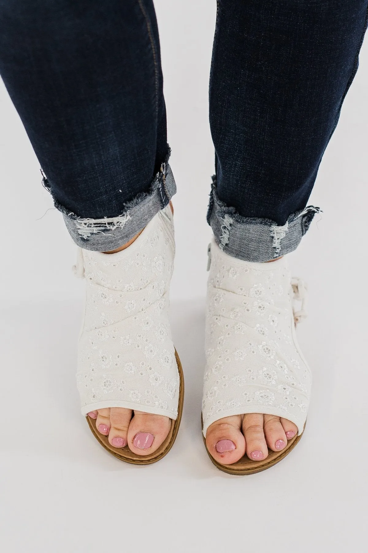 Luxe & Mix Lola Sandals- White