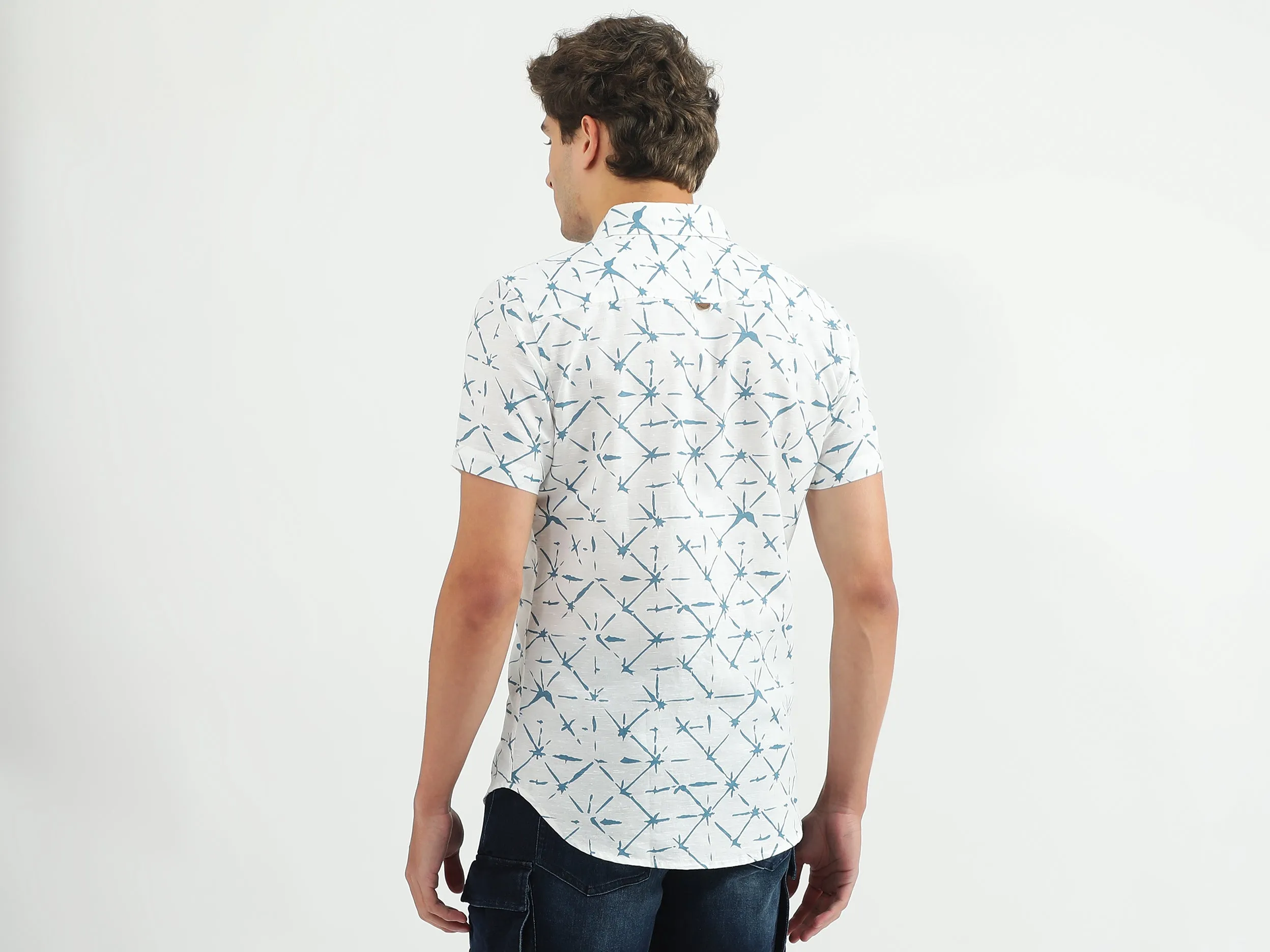 Men Printed Spread Collar Shirt