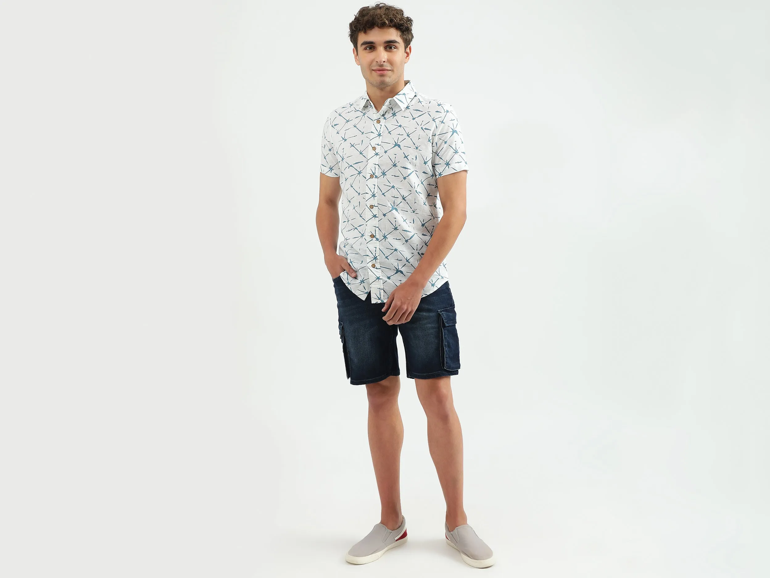 Men Printed Spread Collar Shirt