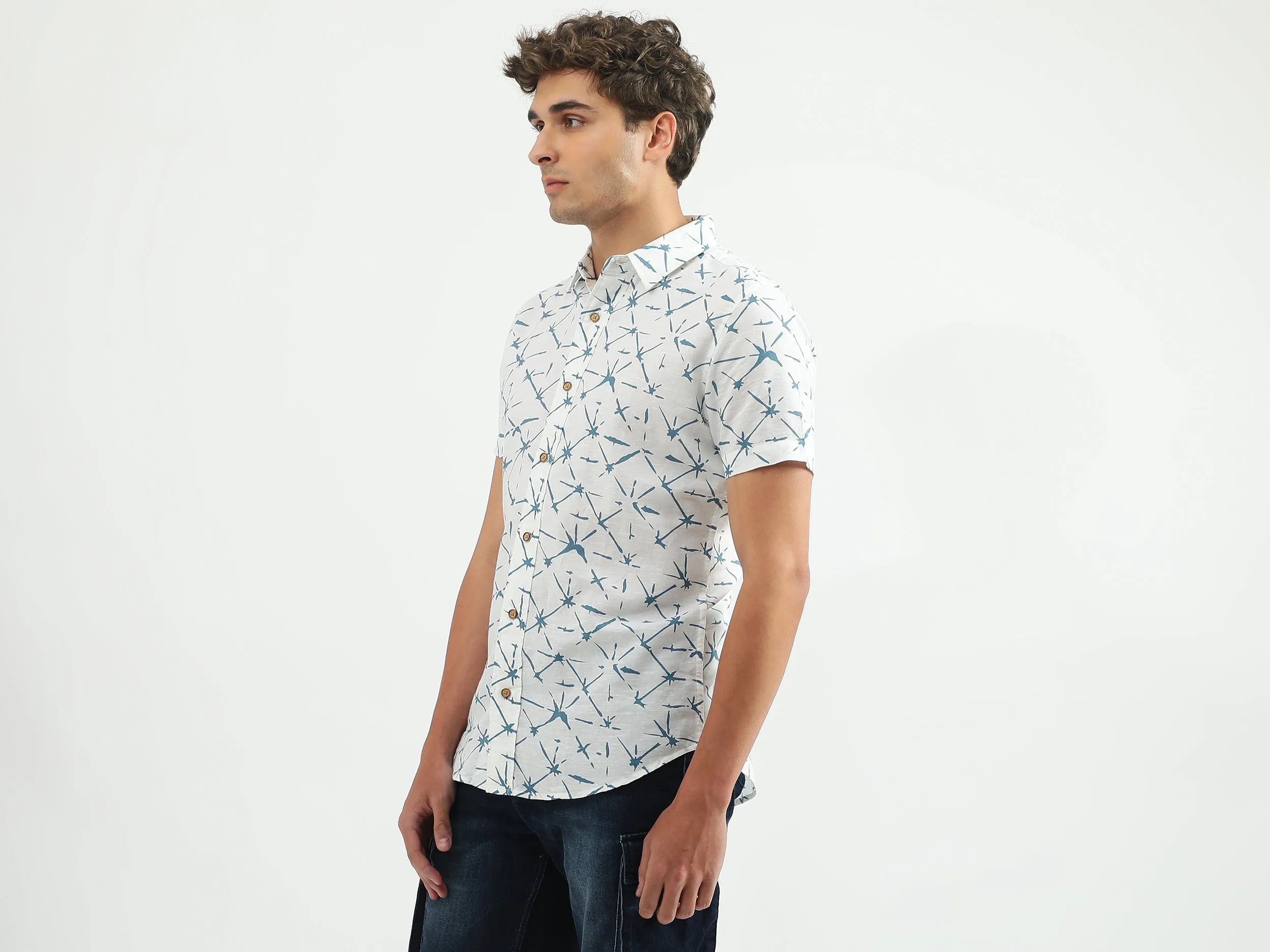 Men Printed Spread Collar Shirt