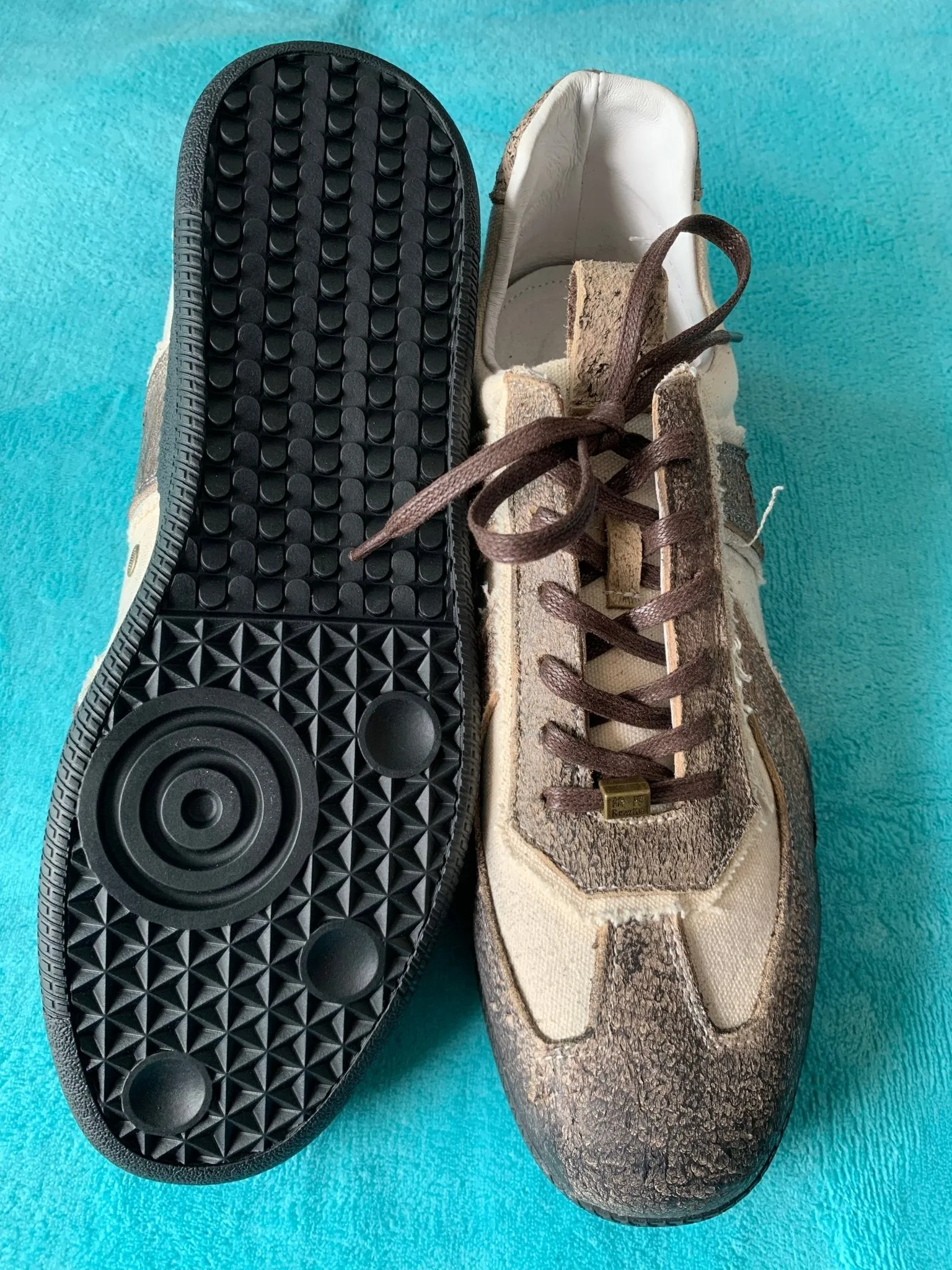 One-step leather canvas casual shoes for men and women are all-match