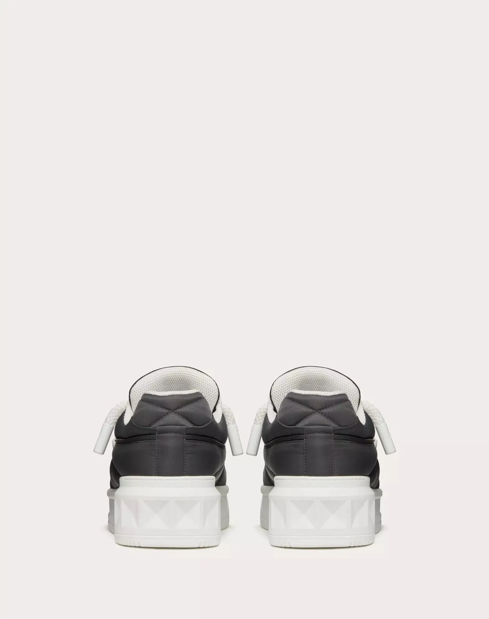 One Stud Xl Low-Top Sneaker In Calfskin And Nylon