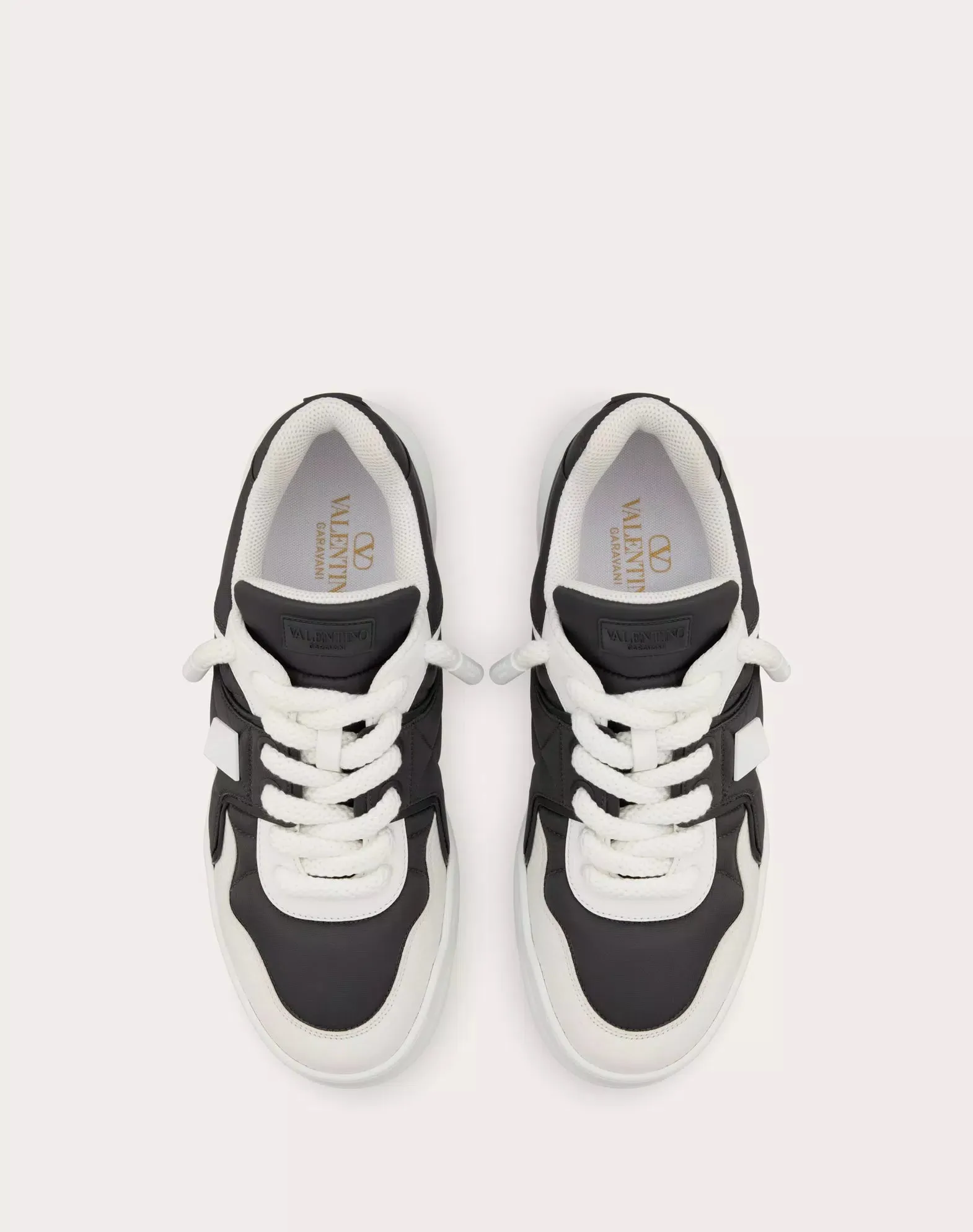 One Stud Xl Low-Top Sneaker In Calfskin And Nylon