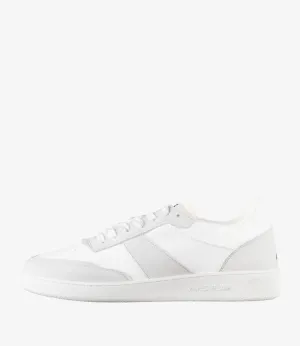 Plain sneakers