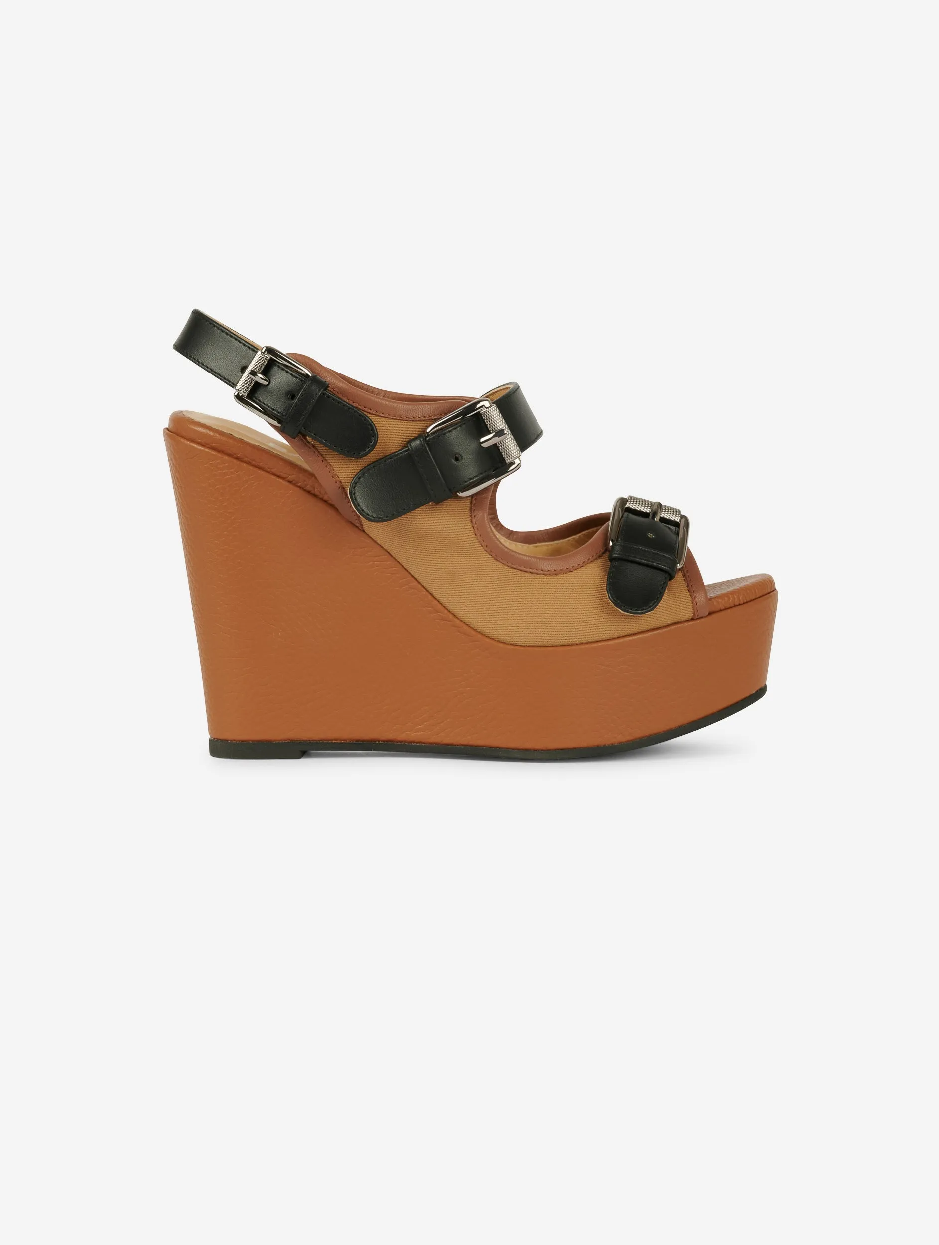 Wedge sandals in leather and camel fabric