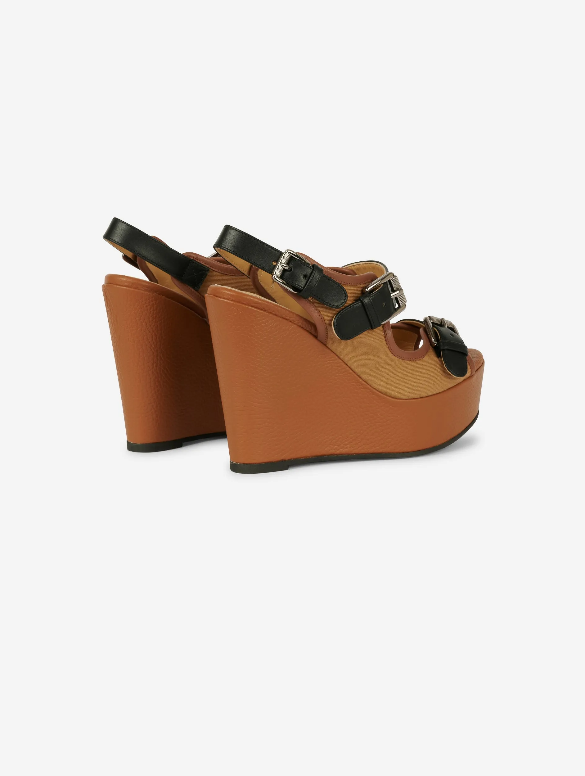 Wedge sandals in leather and camel fabric